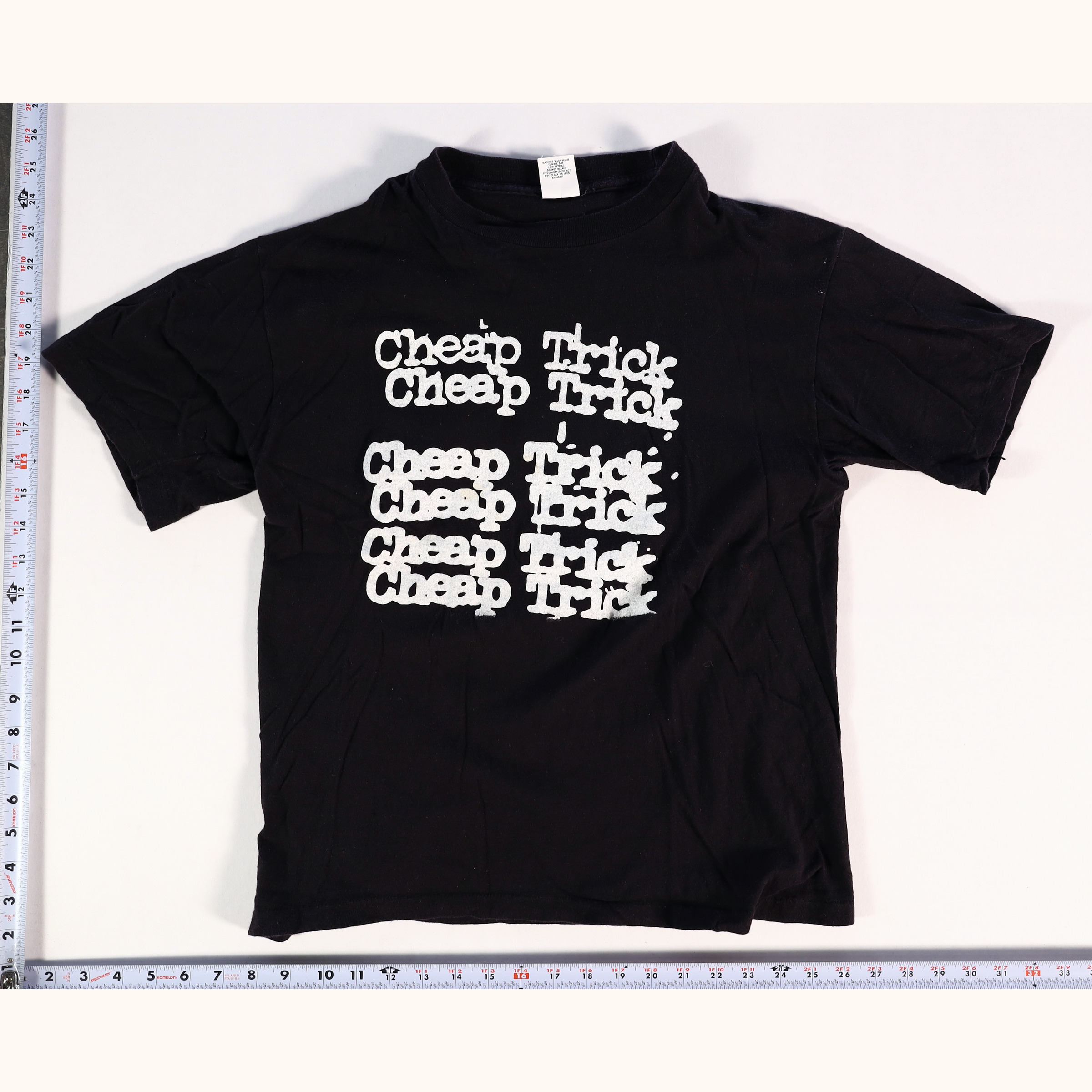 Vintage 1980s Cheap Trick 82 On Tour T-Shirt Size L